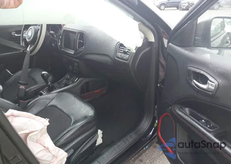 2019 Jeep Compass Trailhawk 4X4 из США, поврежденный, VIN 3C4NJDDB9KT799420